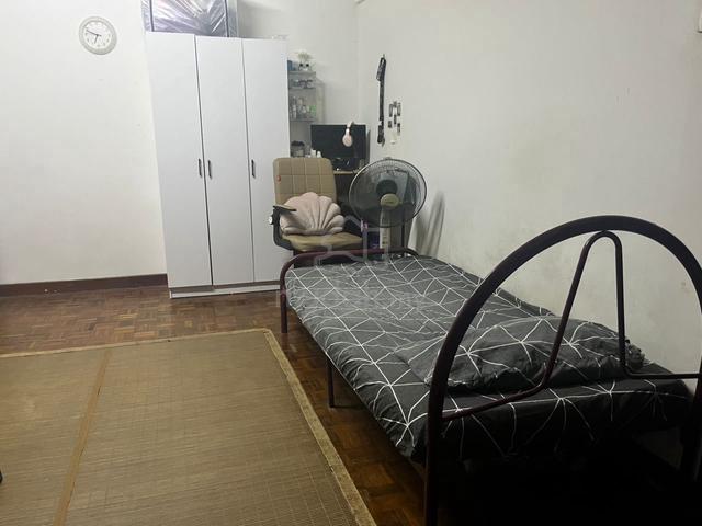 Bilik sewa untuk wanita (sharing room) 1