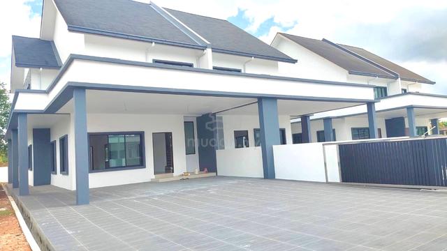 Double Storey Semi D (Corner Unit) at Kapor, Stapok Kuching 1