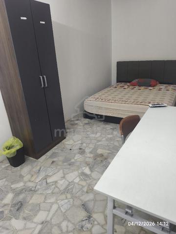 Girl Room  1
