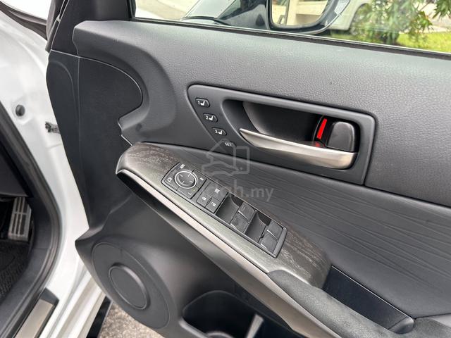IS 300 2023 Lexus IS300 2.0 F-SPORT MODE BLACK III - 3