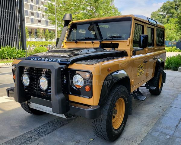 Land Rover Defender Station Wagon - 2