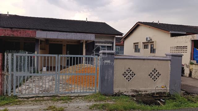 Single storey house at Taman Sentosa (Bakar Batu), JB for rent 1