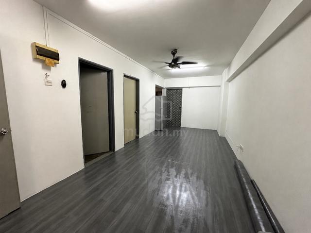 Pelangi Apartment ( Pelangi Damansara ) 1