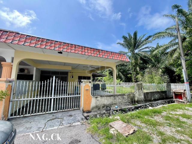 BELOW MARKET !! 4220ft 4R2B Taman Muhibbah Single Sty Corner Banting 1