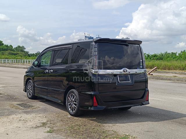2017 Toyota VOXY 2.0 V (A) - 4
