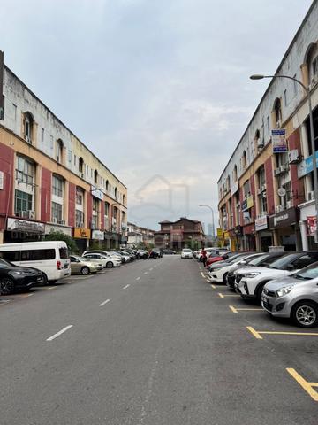 USJ 1 Corner Shop Office 2nd Floor With Lift Near School For Sale 1
