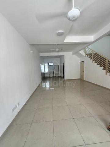 Double Storey Terrace 4R3B Bandar Layangkasa Pasir Gudang For Rent 1