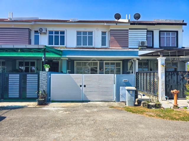 FACING OPEN Double Storey Terrace Taman Langat Utama / Murni Banting 1
