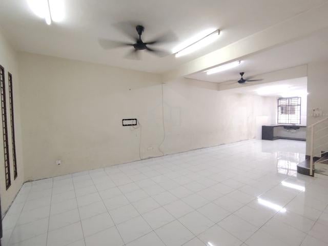 2 Storey @ Jalan Layang, Taman Perling (easy access to Bukit Indah) 1