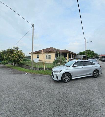 [Corner] Teres setingkat Taman Jati Indah Simpang Ampat Alor Gajah 1