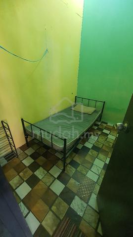 Bilik Sewa (KEDAI UA 1) 1