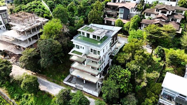 Country Heights Damansara 3 Storey Bungalow For Sale-Freehold 10+1 bed 1