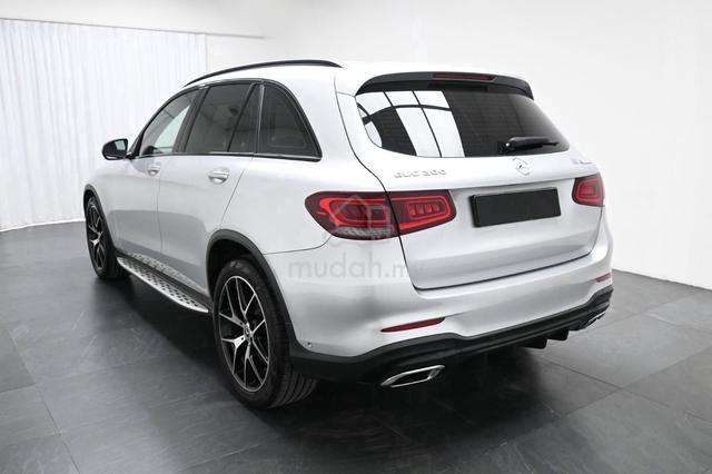 2019 Mercedes Benz GLC300 4MATIC 2.0 FULL-SERVICE - 4