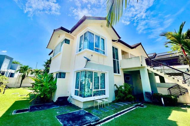 2 Storey Bungalow House Teratai Kayangan Heights Seksyen U9 For Sale 1