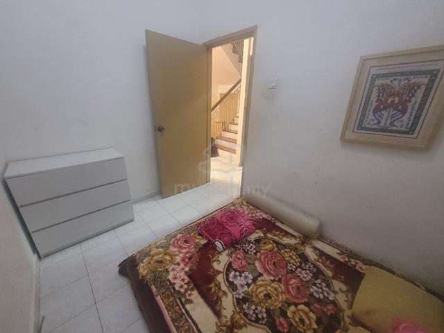 Small Room motor parking only inside house 4