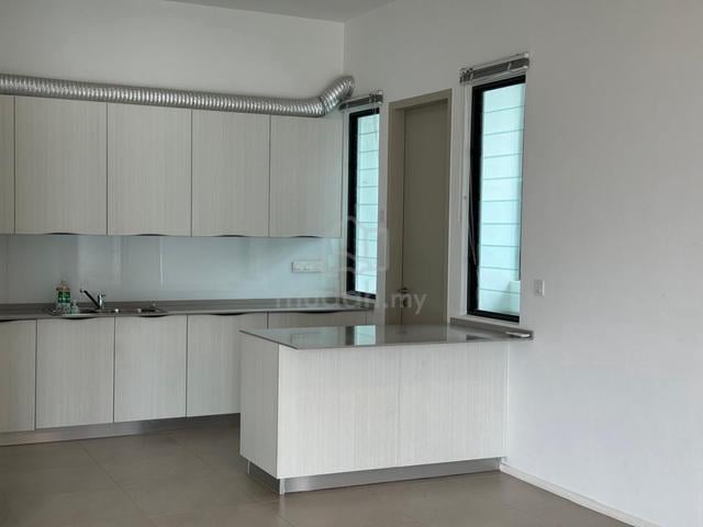 Mira Residence 1