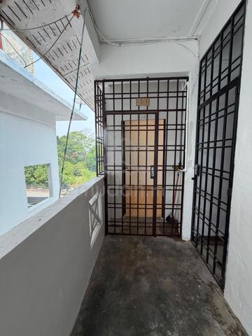 Flat Jalan Susur Barli 1