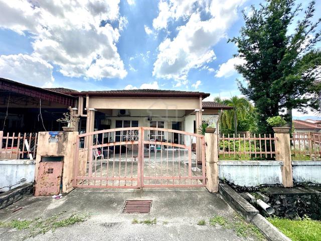 CORNER LOT! Single Storey Terrace Taman Pelangi Semenyih 1