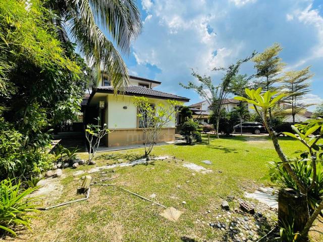 SPACIOUS 1.5 Storey Bungalow Persada Aman, Bandar Enstek, Nilai 2