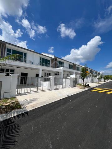 Freehold Double Storey near Cheng lotus Melaka 1