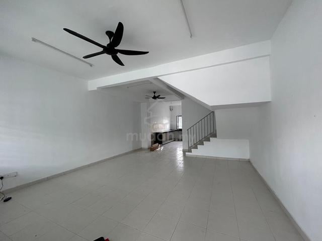 Pulai Mutiara 2 Storey House For Rent 1