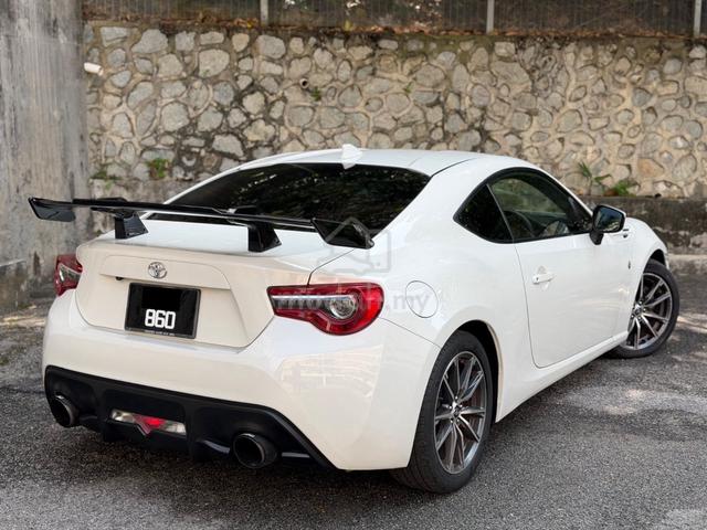 Toyota 86 2.0 AUTOMATIC ZN6 FACELIFT /REG YEAR2020 - 4