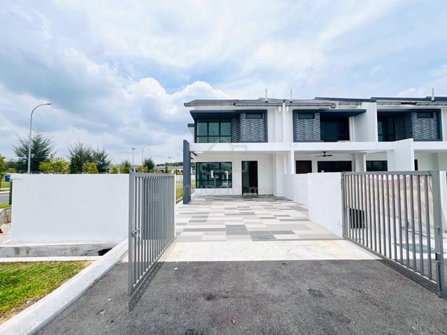 FOR SALE CORNER LOT Double Storey Terrace Akina Phase 2 Kajang 1