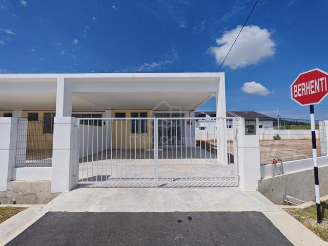 Bukit Banyan Cassia | Brand New Corner Terrace with Big Compound 1
