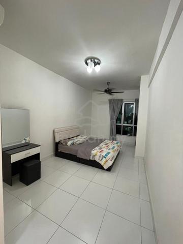 Fully Furnished Master Bedroom at Elite Height 1