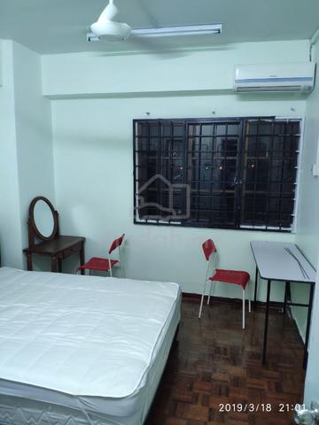 Master Bedroom for rent near LRT Salak Selatan (FEMALE only) 1