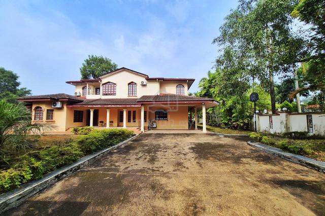 DOUBLE STOREY BUNGALOW Jalan Cecawi 6/5  Kota Damansara 1