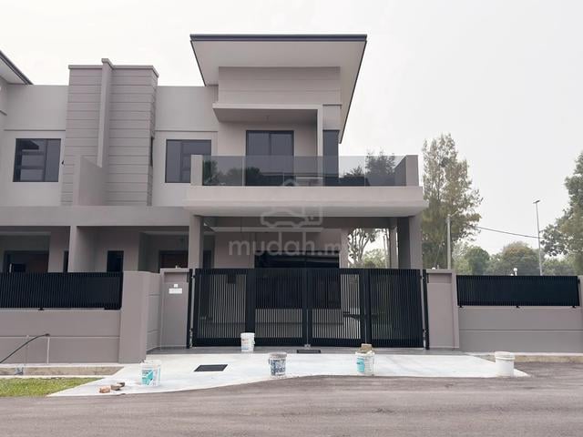 Ready to Move In Extra 10ft Land Double Storey Semi D Ujong Pasir Town 1