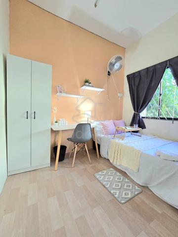 Taman Johor Jaya｜Master Room | 5Mins To Tebrau **MALE ONLY** 1