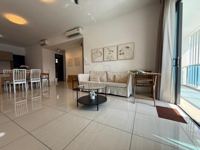 Queens Residences Q1 @ Queens Waterfront 1