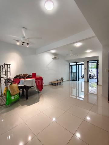2 Sty Terrace @ Jade Hills, Kajang, Guarded, Freehold, Super Cheap 1