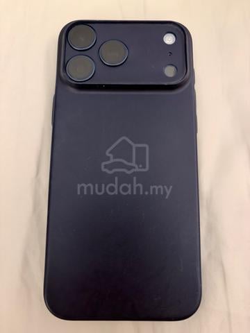iPhone 17 pro max 256gb like new - photo 2 of 3