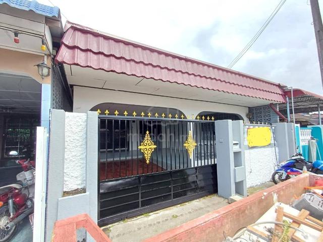 Full Loan 🌈 Jalan Ledang Taman Lamba 3 Bilik Kluang Johor 1