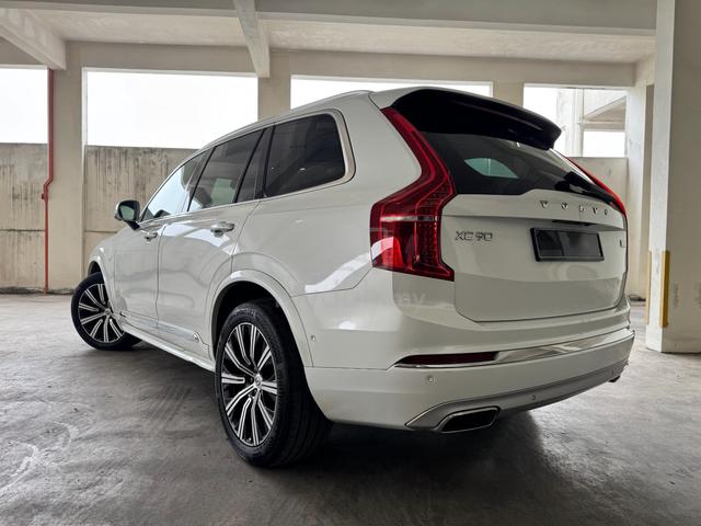 2021 Volvo XC90 2.0 T8 - 2