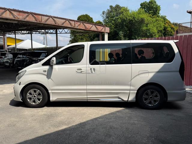2018 Hyundai GRAND STAREX 2.5 12 SEAT LOAN KEDAI - 4