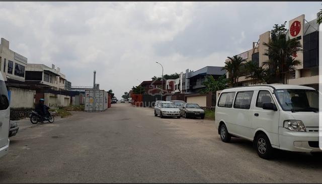 Ulu Tiram Desa Cemerlang 1.5 Storey Semi-d Factory for sale 1
