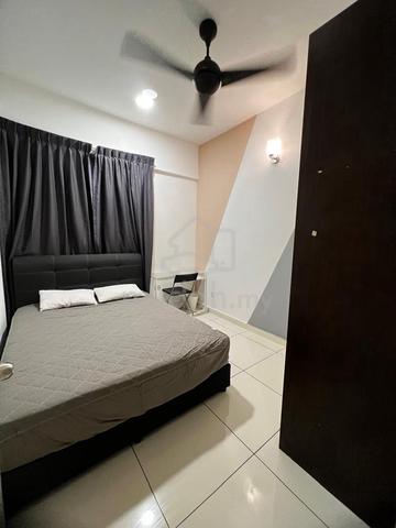10 MINS TO CIQ! STRESS-FREE LIVING at EPIC RESIDENCE Larkin JB 1