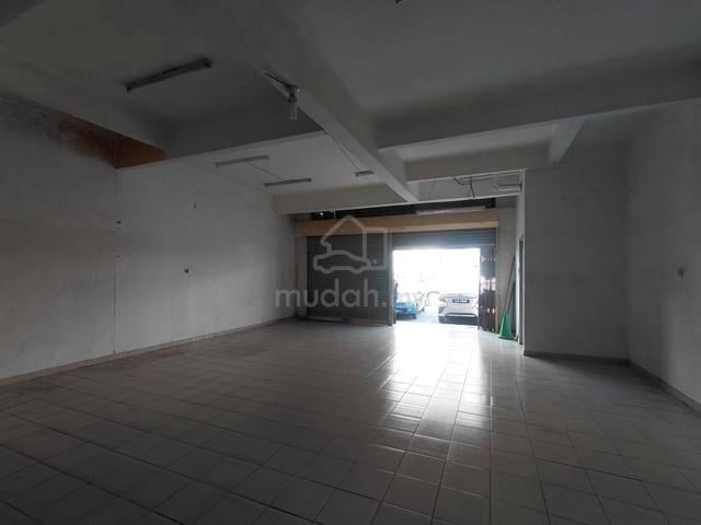 Half 600sf | Penampang  Suria Shoplot | Ground Floor | Speedmart row 1