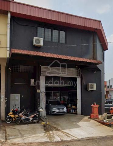 Facing Busy Main Road, Super Corner Link Factory Warehouse, Balakong 1