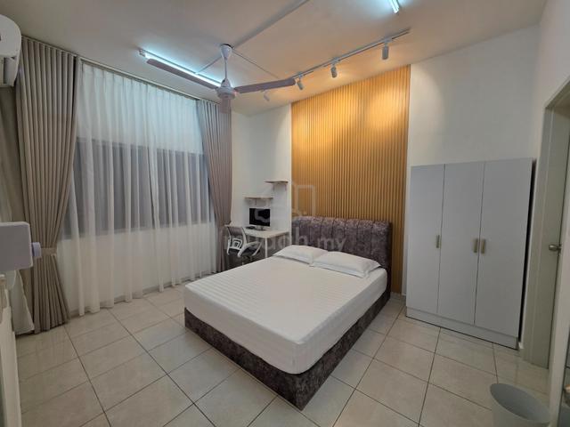 Premium Master Room 💎 FULLY FURNISHED WALKING DISTANCE LRT & KTM ( 1