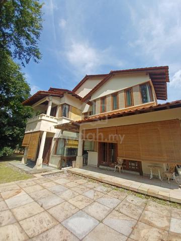 Exclusive 2.5-Storey Bungalow with space & greenery Sek 11, Shah Alam 1