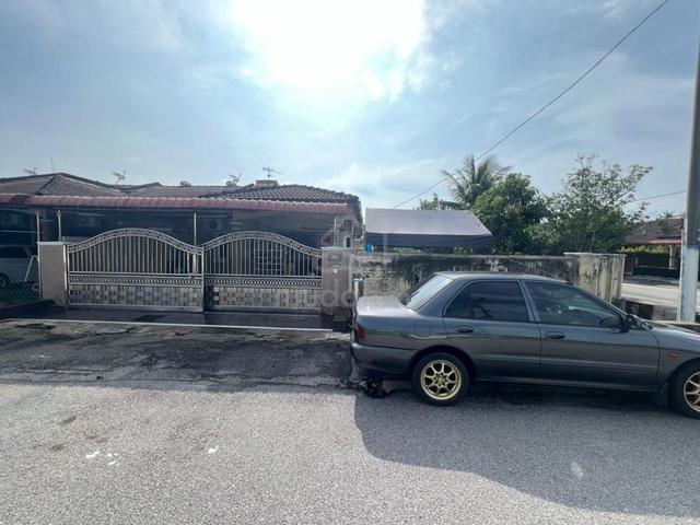 Corner Lot Besar Untuk Dijual Di Seri Manjung 1