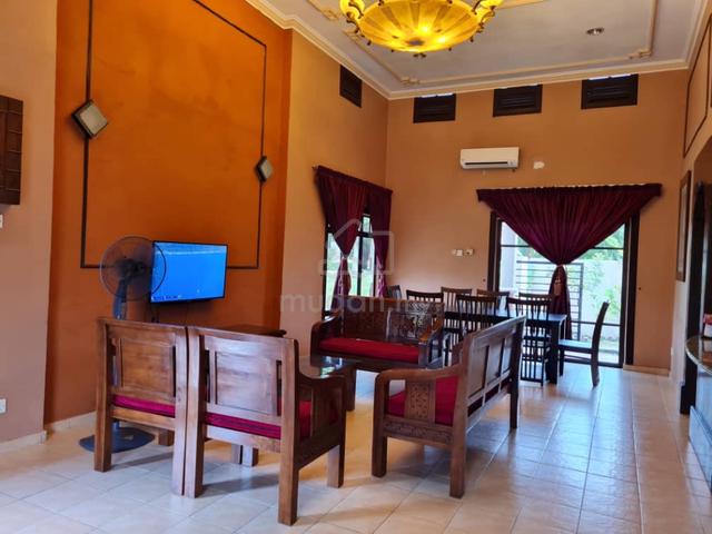 Bungalow A’ Famosa at Alor Gajah Melaka with Swimming Pool 3