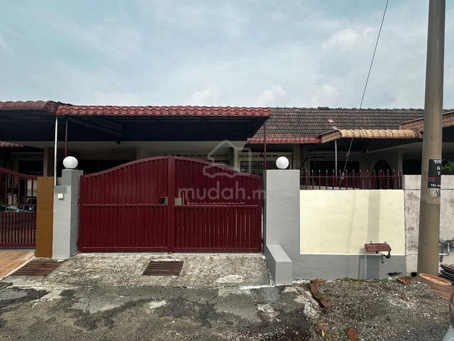 PASIR PUTEH / 1 Storey Terrace / 22x70 / 3R2B / Kitchen Fully Extended 1