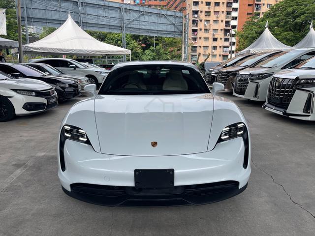 Porsche Taycan BASE - 2
