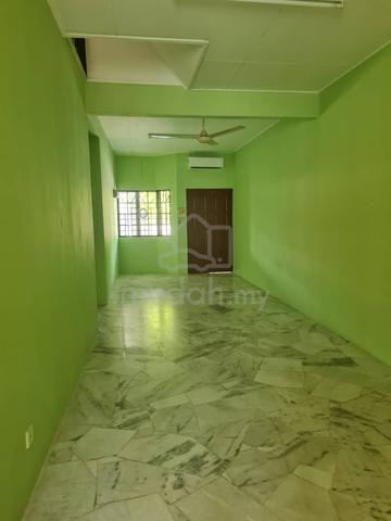 Puncak Alam, 20'x70' Single Storey House (Partly Renovated) 1